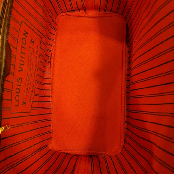 Louis Vuitton Neverfull MM - Picture 7 of 12